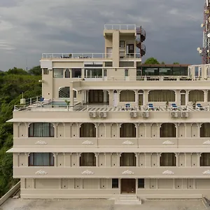 4* Hotel Raj Kuber